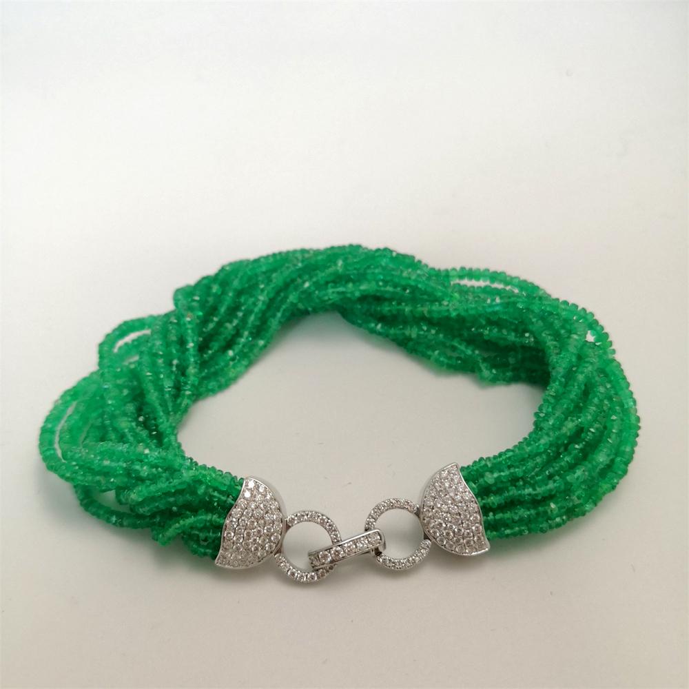 Emerald Bracelet with white gold cut diamonds buckle