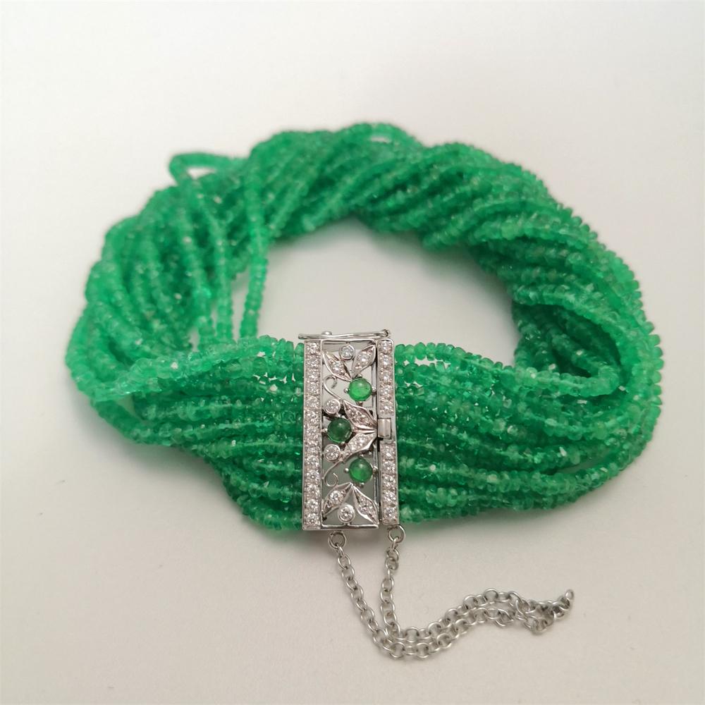 Emerald Bracelet with white gold cut diamonds buckle