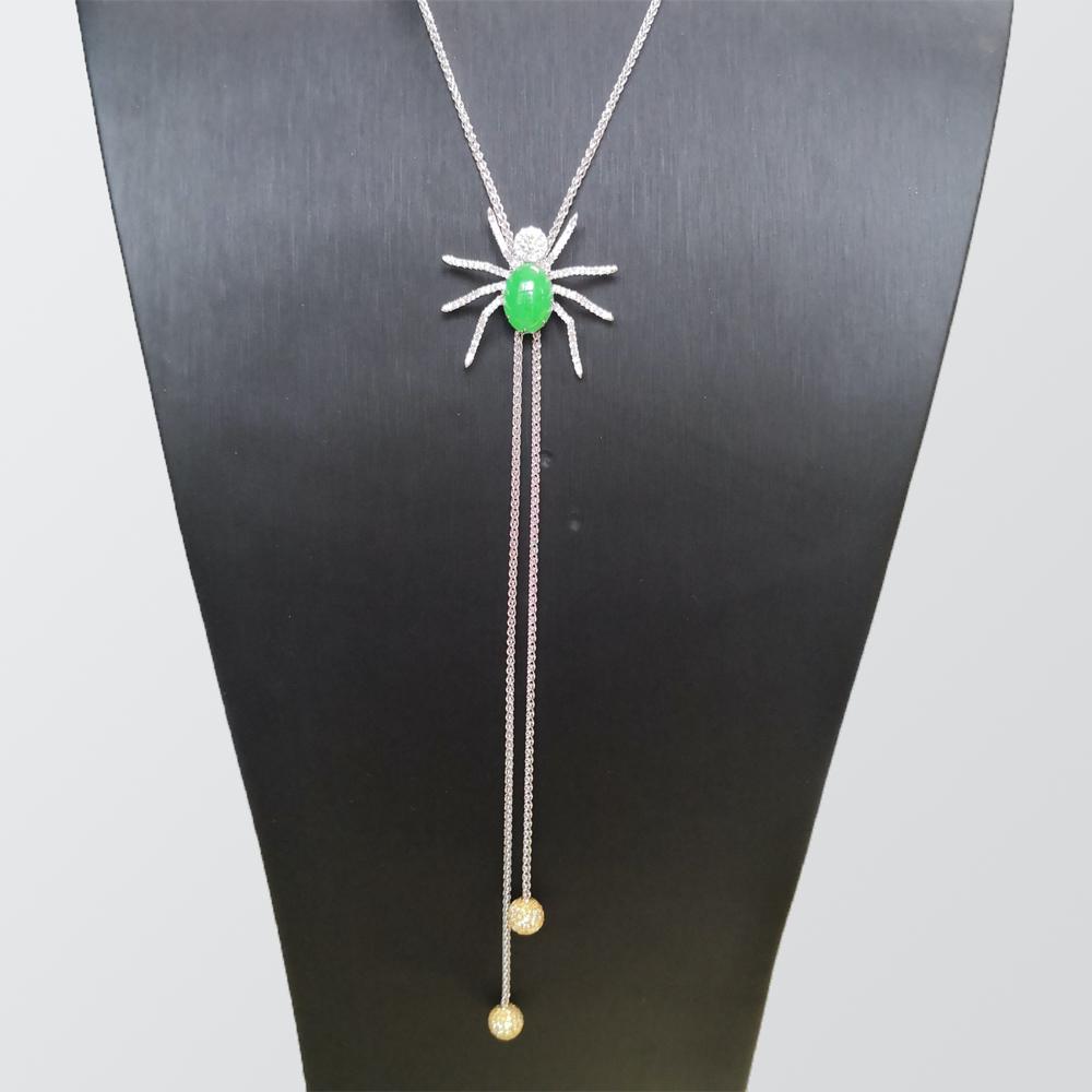 White gold Necklace with Jade yellow gems and cut diamonds
